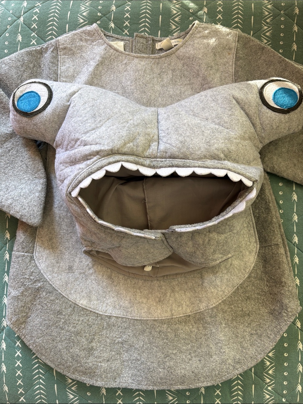 POTTERY BARN KIDS Hammerhead Shark Costume Size 4-6